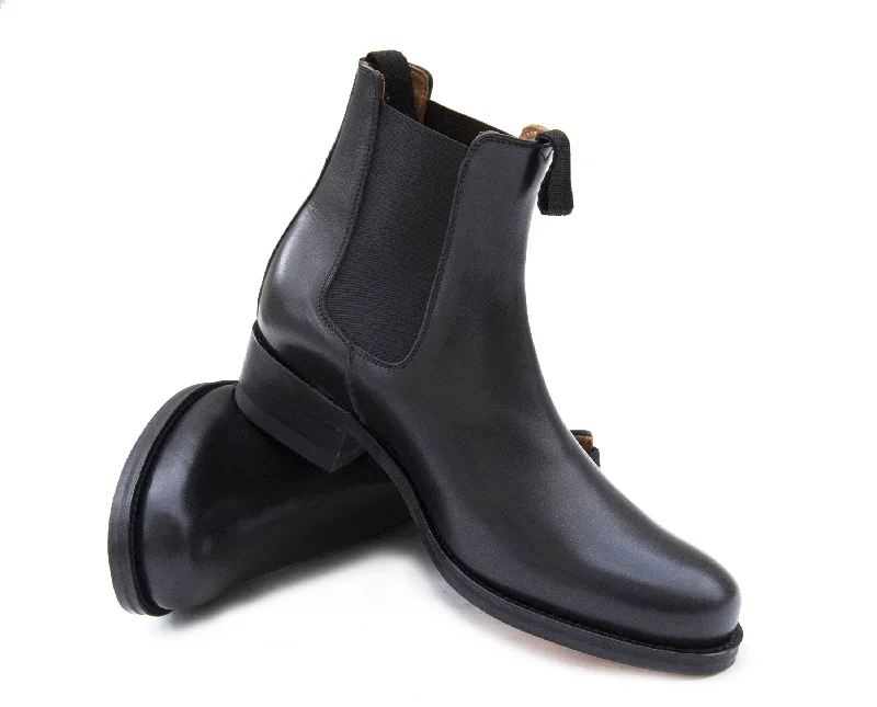 women shoes for stylish work-to-weekend looks-Black Chelsea Boot