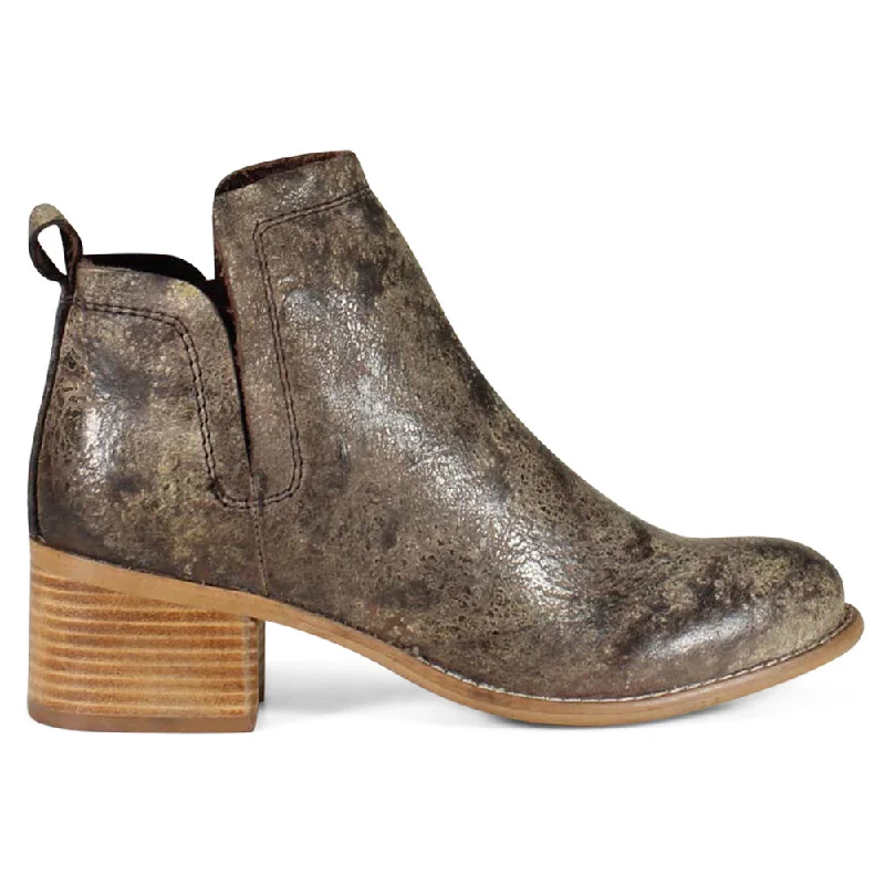 women shoes with eco-conscious designs-Win Doe Round Toe Pull On Boots