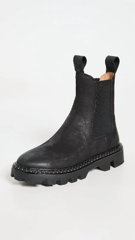 women shoes for trendy holiday looks-Women's Quest Chelsea Boot In Black